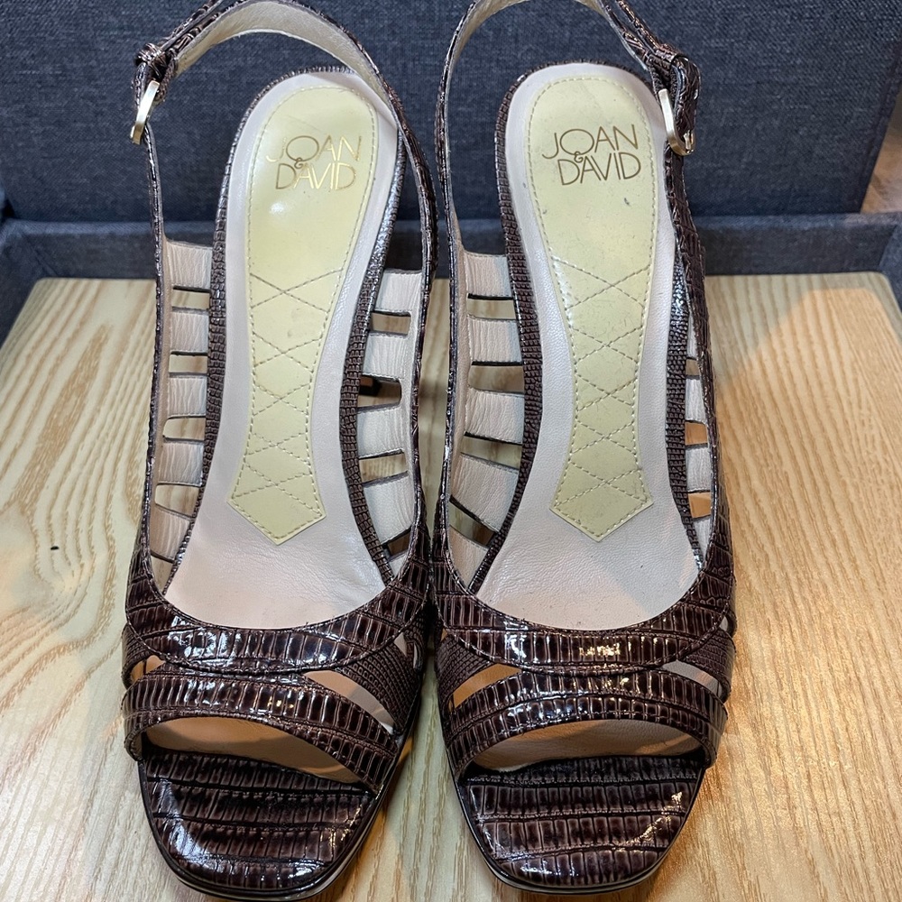 Joan & David size 8.5 brown Heel